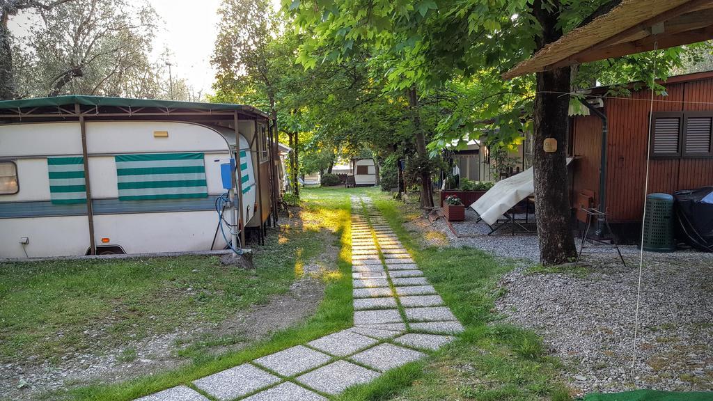 Camping Pilzone Hotel Iseo Exterior photo