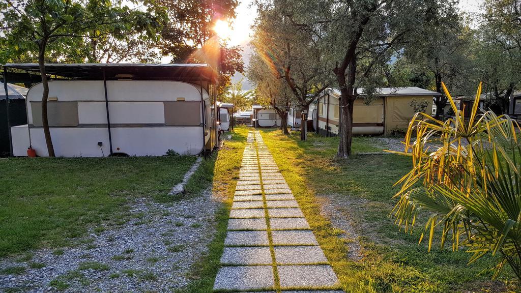 Camping Pilzone Hotel Iseo Exterior photo